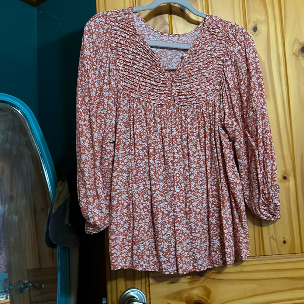 beautiful boutique purchased a size medium wonderful top by in Bloom